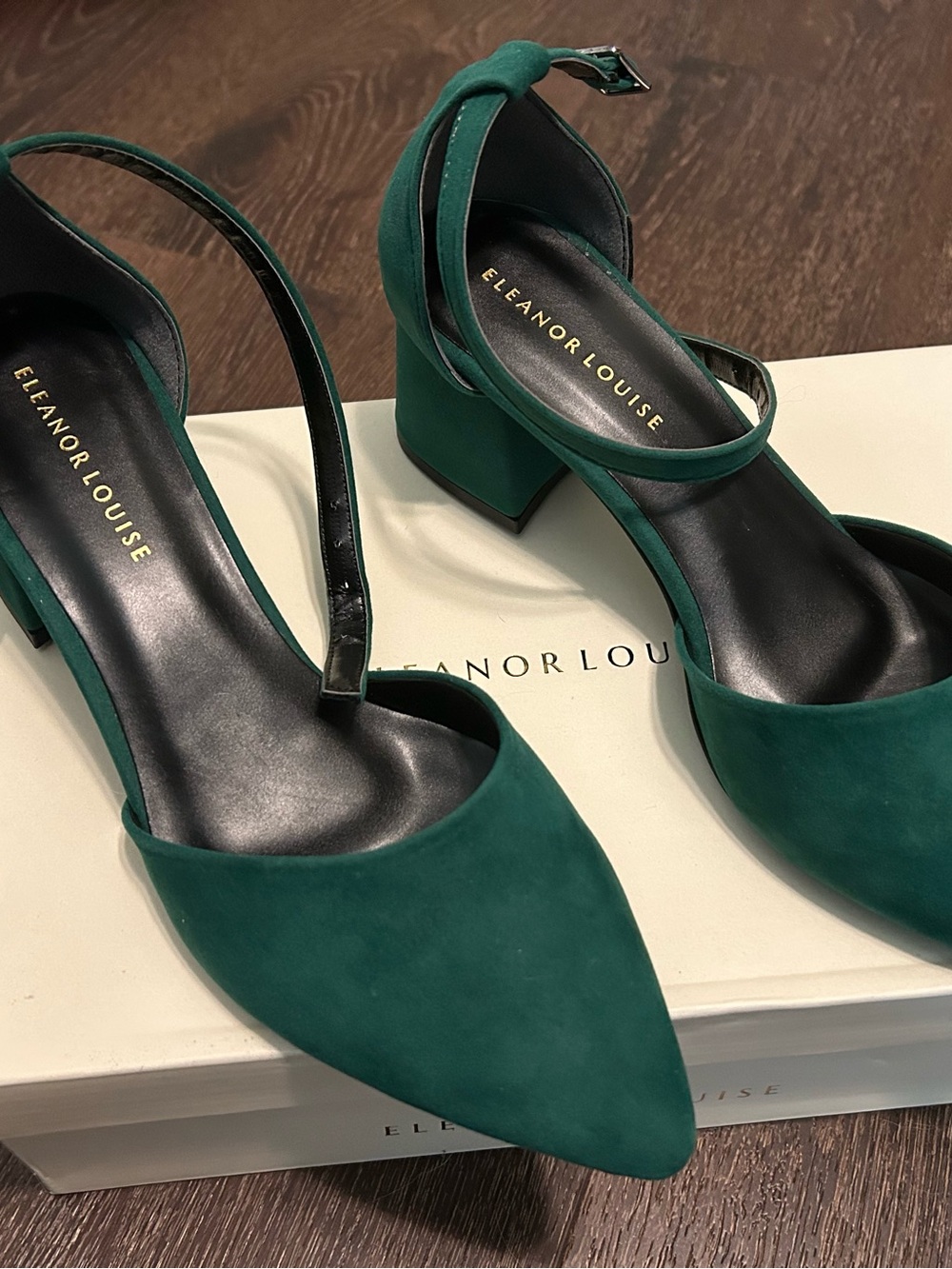 Green Suede Pointed-Toe Block Heel Sandals - size 9 Regina, Eleanor Louise